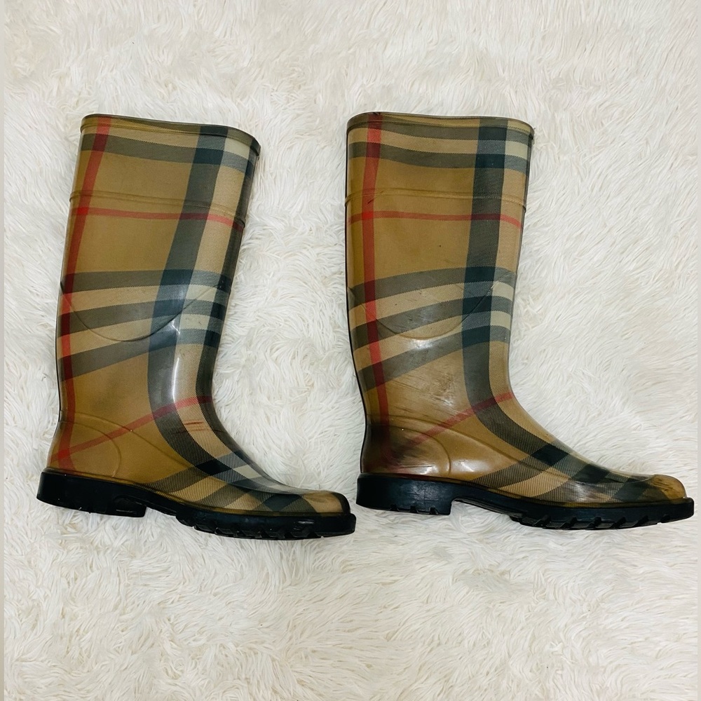 Burberry Rain Boots - Picture 9 of 9